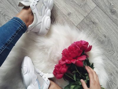 Как правильно ухаживать за белыми кроссовками